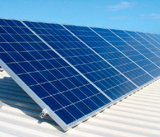 Instalación de placas solares en industrias